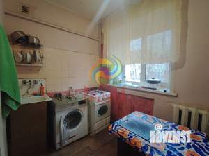 2-к квартира, вторичка, 42м2, 1/4 этаж