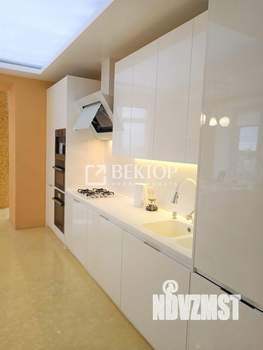 6-к квартира, вторичка, 300м2, 10/11 этаж