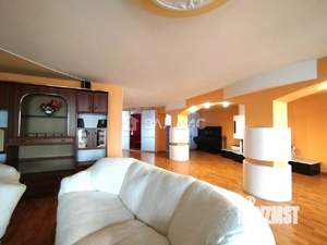 4-к квартира, вторичка, 204м2, 9/10 этаж