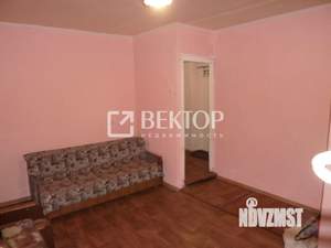2-к квартира, вторичка, 42м2, 1/4 этаж