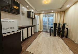 2-к квартира, вторичка, 83м2, 1/9 этаж