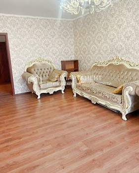 2-к квартира, вторичка, 64м2, 1/10 этаж