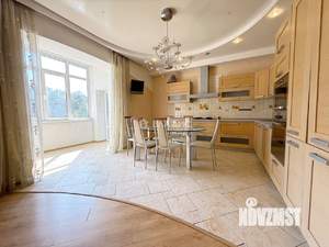 4-к квартира, вторичка, 233м2, 3/5 этаж