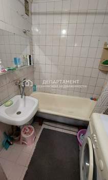 2-к квартира, вторичка, 52м2, 1/9 этаж