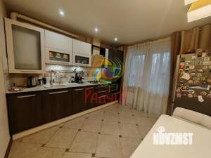 2-к квартира, вторичка, 56м2, 1/3 этаж