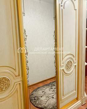 2-к квартира, вторичка, 64м2, 1/10 этаж