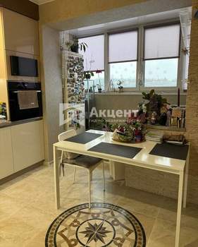 2-к квартира, вторичка, 61м2, 8/17 этаж