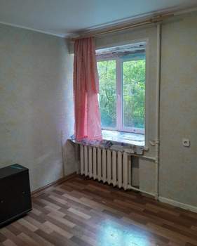 3-к квартира, вторичка, 42м2, 1/4 этаж