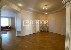 3-к квартира, вторичка, 150м2, 4/5 этаж