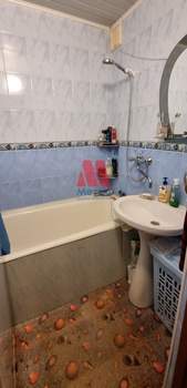 3-к квартира, вторичка, 63м2, 4/10 этаж