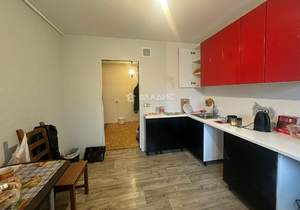 2-к квартира, вторичка, 53м2, 1/3 этаж