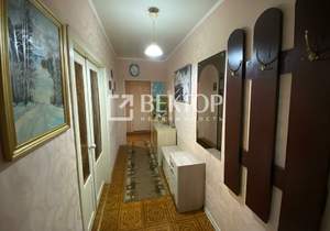 3-к квартира, вторичка, 68м2, 1/9 этаж