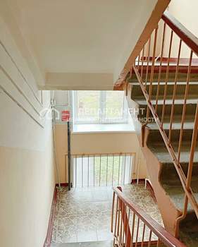 2-к квартира, вторичка, 42м2, 3/5 этаж