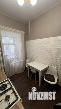 2-к квартира, вторичка, 42м2, 1/2 этаж