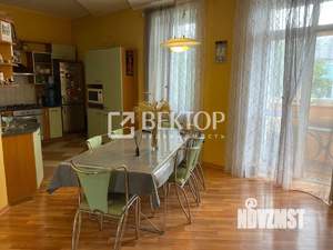 5-к квартира, вторичка, 193м2, 3/4 этаж
