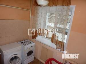 2-к квартира, вторичка, 42м2, 1/4 этаж