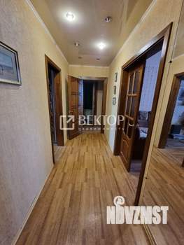 4-к квартира, вторичка, 104м2, 1/9 этаж