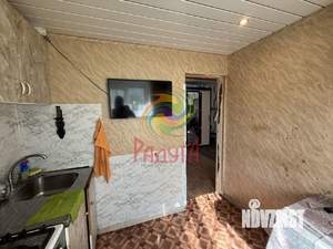 2-к квартира, вторичка, 42м2, 1/4 этаж