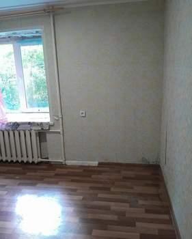 3-к квартира, вторичка, 42м2, 1/4 этаж
