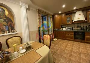 5-к квартира, вторичка, 175м2, 1/4 этаж