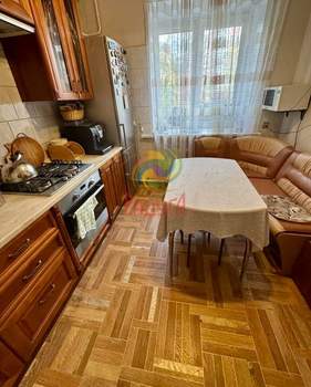 3-к квартира, вторичка, 78м2, 1/2 этаж