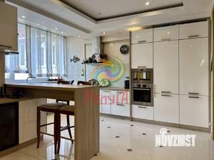 5-к квартира, вторичка, 204м2, 5/6 этаж