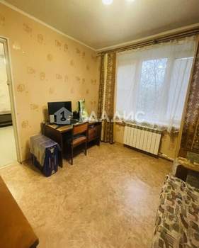 4-к квартира, вторичка, 58м2, 5/5 этаж